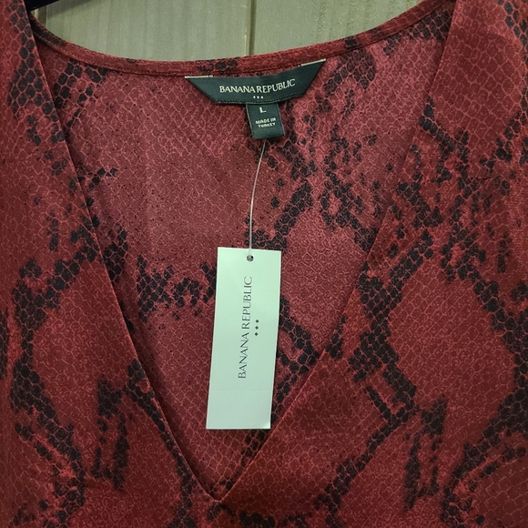 Banana Republic short flutter sleeve blouse Large maroon polyester elastic waist - Picture 3 of 9